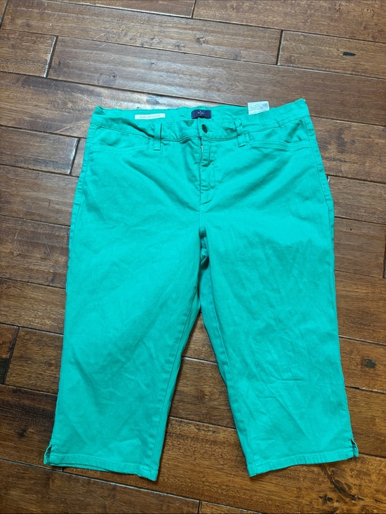 NYDJ Pants - NYDJ (Not Your Daughter's Jeans) Kaelin Skimmer capri pants sz 14